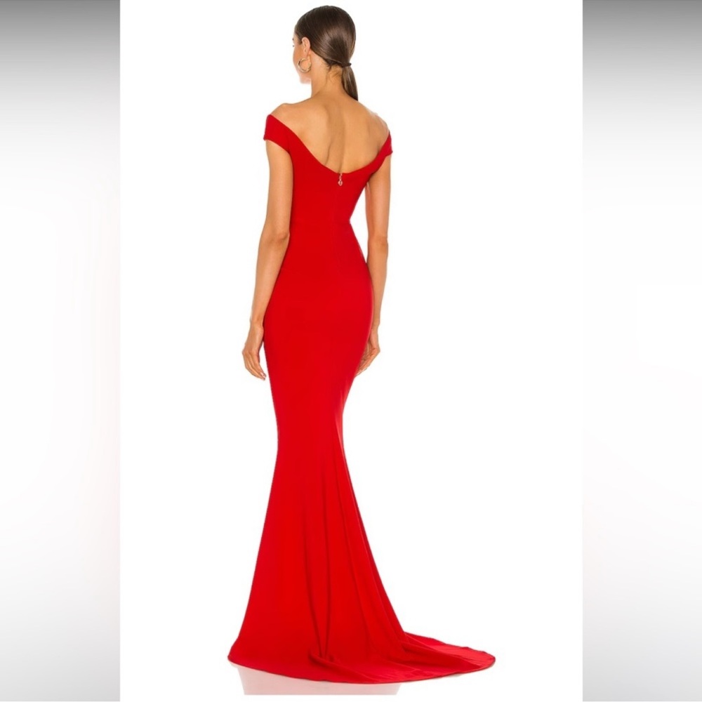 Red new gown - Picture 3 of 7